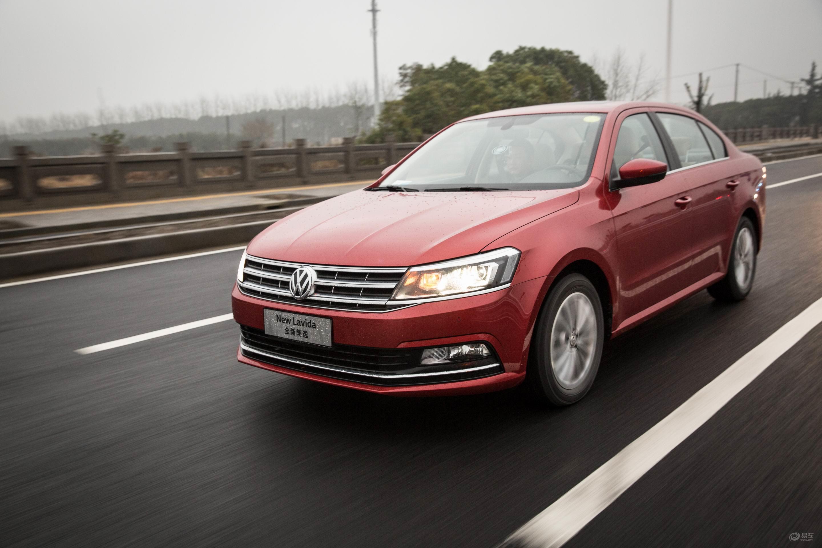 hth官网入口:爱心点燃希望,真情传递温暖——郾城区东街小学师生慰问患病学生(图4) 华体会体育hth官方网站