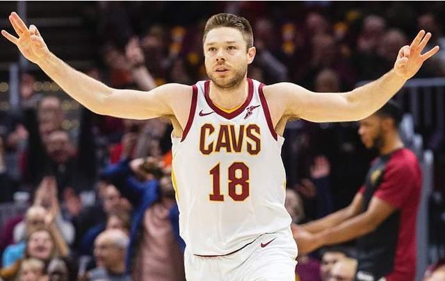 不是每个球员都是罗斯!揭秘NBA底层球星生活 他打包剩饭!|hth官网入口(图4)
不是每个球员都是罗斯!揭秘NBA底层球星生活 他打包剩饭!|hth官网入口(图4)