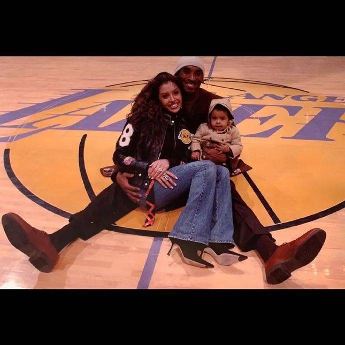 科比妻子为大女儿庆生_华体会体育hth官方网站(图6)
科比妻子为大女儿庆生_华体会体育hth官方网站(图6)