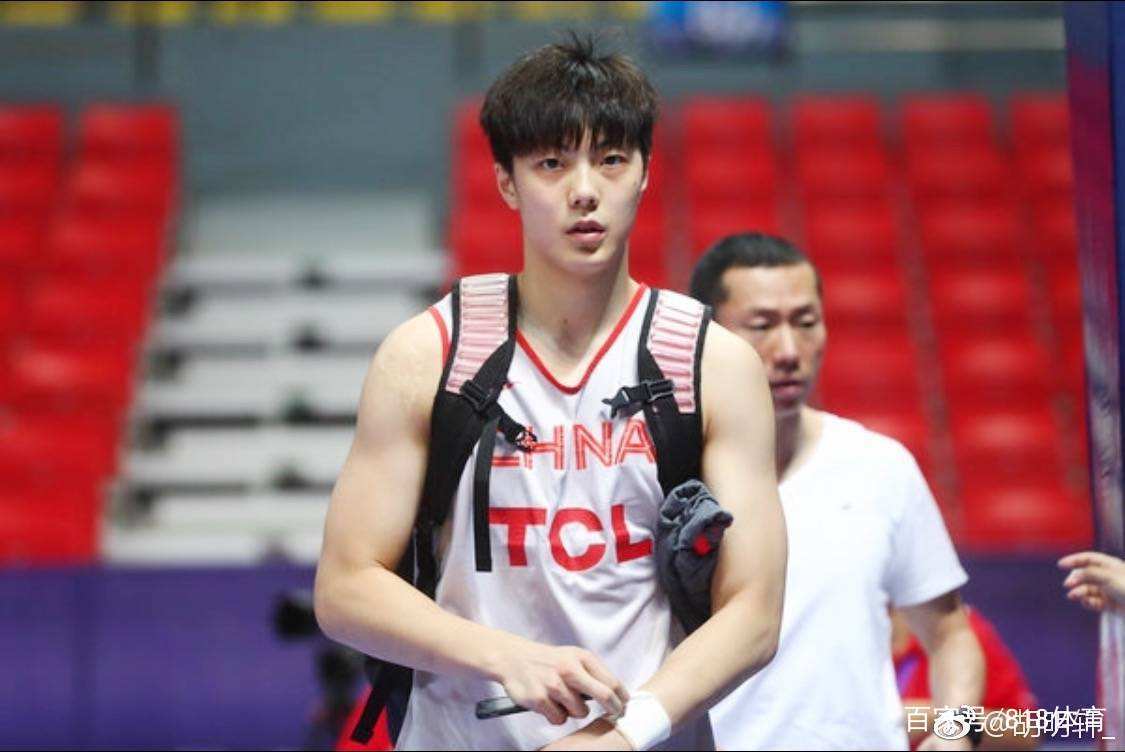 hth官网入口|
胡明轩有女朋侪了!周鹏生日宴请队友及眷属,小胡搂着漂亮女友亮相(图1) hth官网入口|
胡明轩有女朋侪了!周鹏生日宴请队友及眷属,小胡搂着漂亮女友亮相(图1)