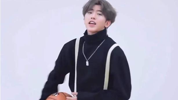 ‘华体会体育hth官方网站’
盘货各阶段学生所喜欢那些的球星 某坤成小学生最爱的“球星”(图2) ‘华体会体育hth官方网站’
盘货各阶段学生所喜欢那些的球星 某坤成小学生最爱的“球星”(图2)