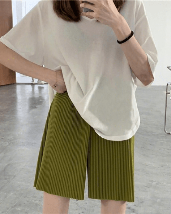 华体会体育hth官方网站|
夏季显瘦穿搭你还在穿牛仔短裤?快看看这款宽松短裤 遮肉又舒服(图8) 华体会体育hth官方网站|
夏季显瘦穿搭你还在穿牛仔短裤?快看看这款宽松短裤 遮肉又舒服(图8)