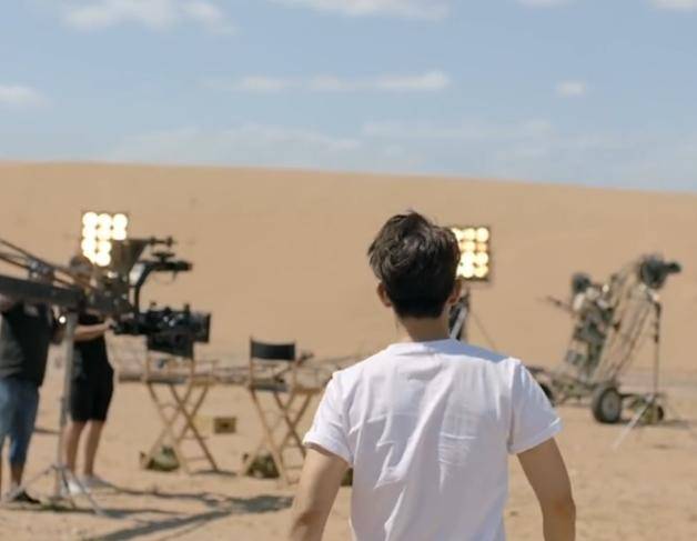 hth官网入口|
你以为明星的照片只需要修图?看到他的团队设备后 我愣住了(图4) hth官网入口|
你以为明星的照片只需要修图?看到他的团队设备后 我愣住了(图4)