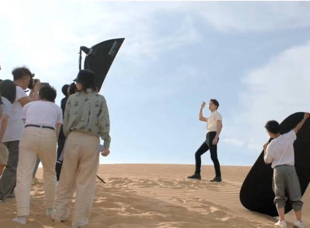 hth官网入口|
你以为明星的照片只需要修图?看到他的团队设备后 我愣住了(图5) hth官网入口|
你以为明星的照片只需要修图?看到他的团队设备后 我愣住了(图5)