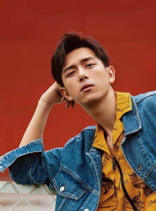 hth官网入口|
你以为明星的照片只需要修图?看到他的团队设备后 我愣住了(图8) hth官网入口|
你以为明星的照片只需要修图?看到他的团队设备后 我愣住了(图8)