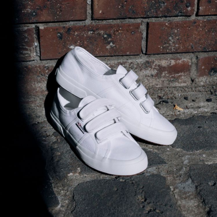 伊朗主帅不满中国裁判 暗批谭海失误吹掉好球_华体会体育hth官方网站(图2) 华体会体育hth官方网站