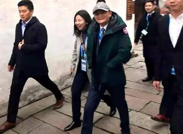 华体会体育hth官方网站_
羽绒服与球鞋段位对比:北面如同AJ 波司登也就李宁安踏的水平(图11) 华体会体育hth官方网站_
羽绒服与球鞋段位对比:北面如同AJ 波司登也就李宁安踏的水平(图11)