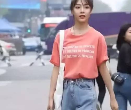 hth官网入口-
穿短裤已经由时了 比短裤更受接待的三分长热裤 学生们很合适(图4) hth官网入口-
穿短裤已经由时了 比短裤更受接待的三分长热裤 学生们很合适(图4)