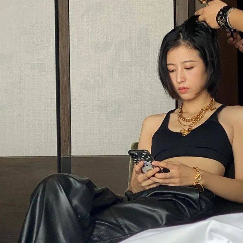 hth官网入口-
热门球鞋风向标!什么球鞋最火 看她上脚就知道了!(图6) hth官网入口-
热门球鞋风向标!什么球鞋最火 看她上脚就知道了!(图6)