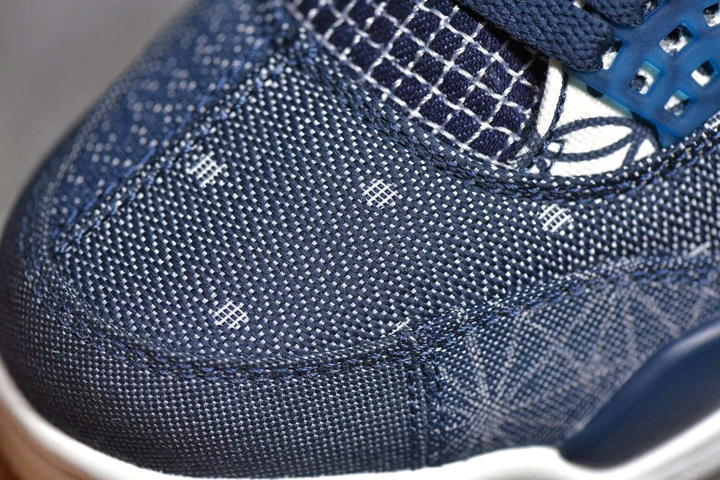 乔丹 Air Jordan 4 Retro Sashiko Deep Ocean 蓝白牛仔刺子绣篮球鞋|华体会体育hth官方网站(图15)
乔丹 Air Jordan 4 Retro Sashiko Deep Ocean 蓝白牛仔刺子绣篮球鞋|华体会体育hth官方网站(图15)