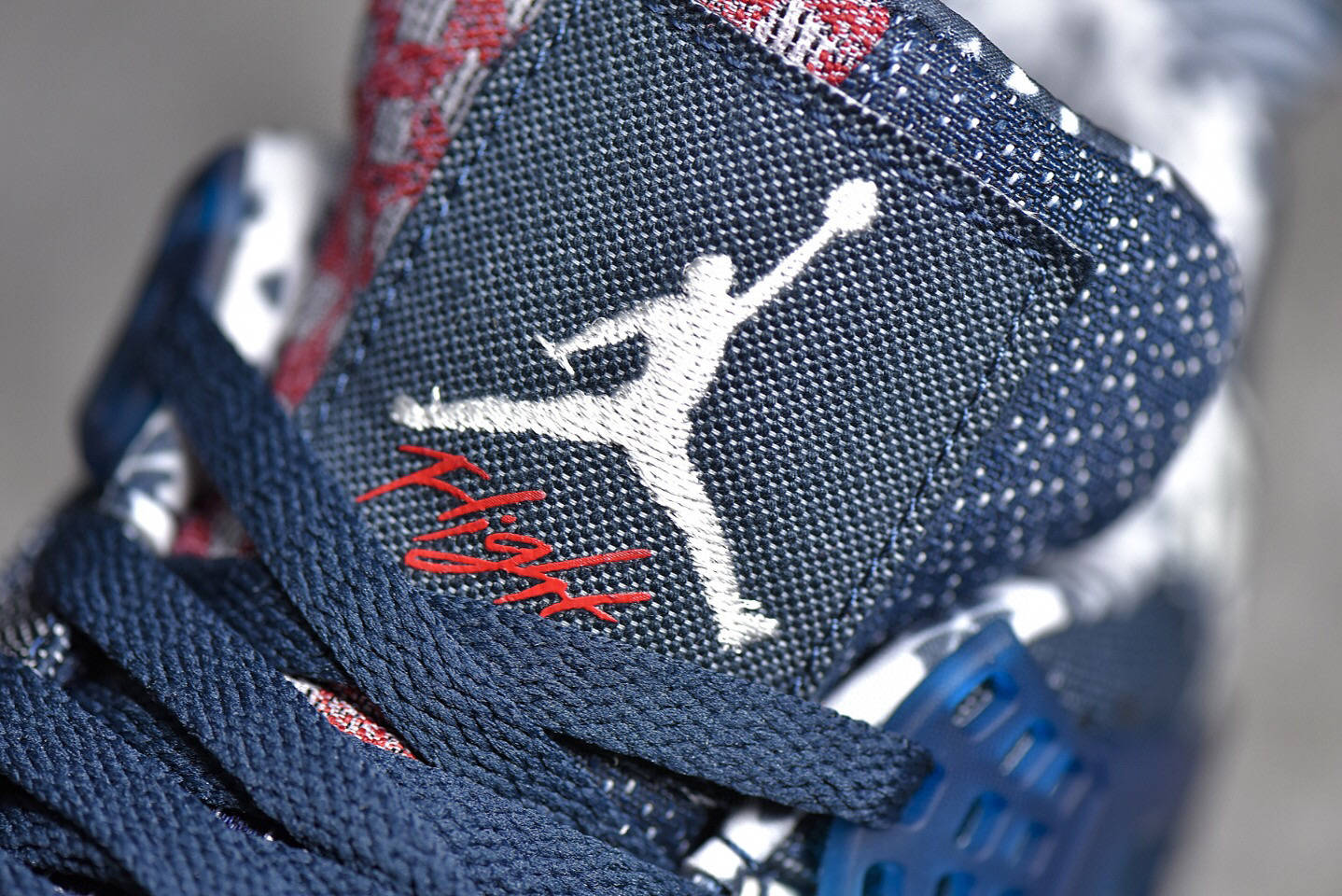 乔丹 Air Jordan 4 Retro Sashiko Deep Ocean 蓝白牛仔刺子绣篮球鞋|华体会体育hth官方网站(图18)
乔丹 Air Jordan 4 Retro Sashiko Deep Ocean 蓝白牛仔刺子绣篮球鞋|华体会体育hth官方网站(图18)