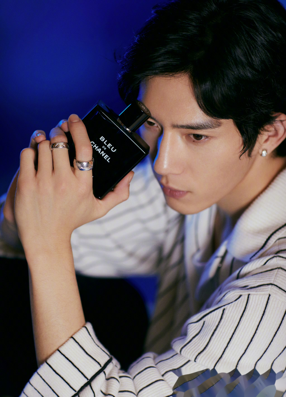 华体会体育hth官方网站:打野球必备的4款实力战靴,耐磨缓震实力强,学生党:早已入手(图1) hth官网入口