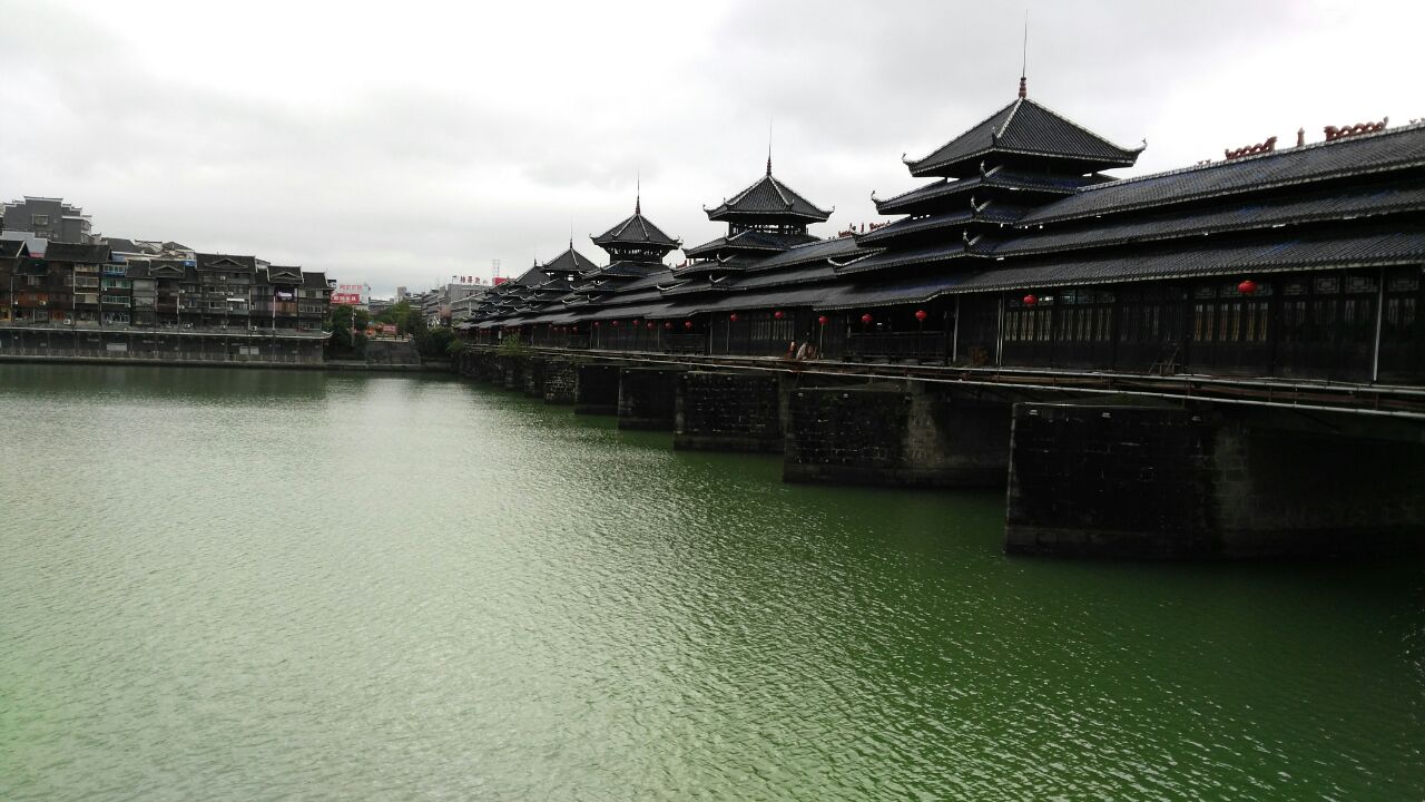 hth官网入口|
不足三百脚感精彩 透气顶级的安踏轻骑兵实战测评到底如何?(图3) 华体会体育hth官方网站