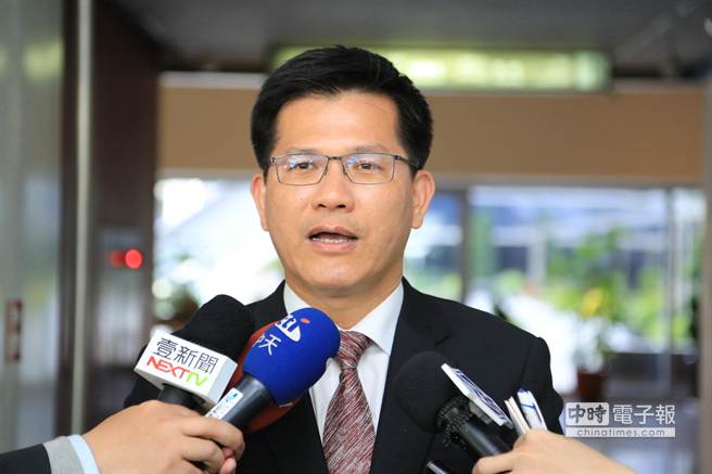 华体会体育hth官方网站_洛阳东升一小校长网上直播,给全校学生开家长(图1) 华体会体育hth官方网站