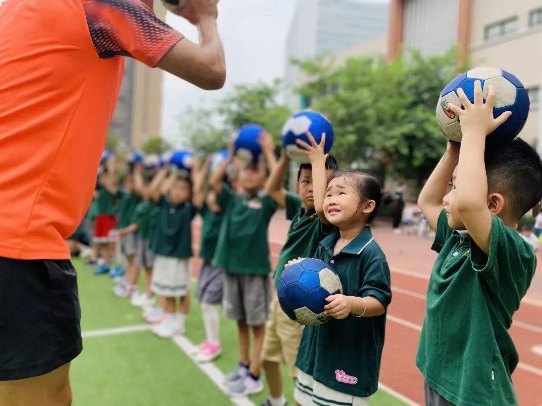 
小球星足球班正式开课啦！_华体会体育hth官方网站(图10)