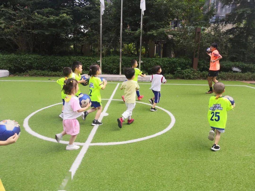 
小球星足球班正式开课啦！_华体会体育hth官方网站(图16)