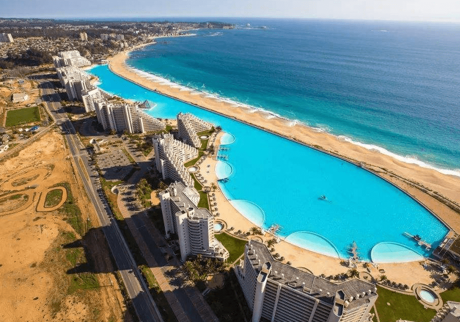 
全球最大的游泳池 面积和11个足球场相当 你想去试一试吗？_华体会体育hth官方网站(图3)