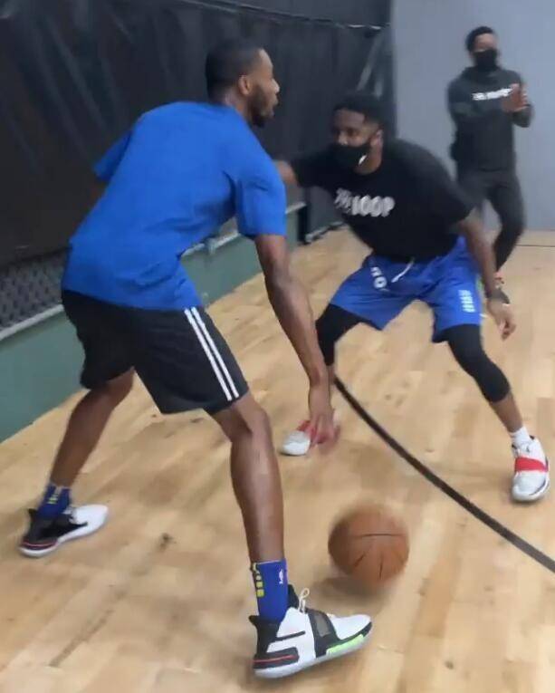 
借勇士东风？威金斯与中国品牌签多年球鞋条约 未来能否留队未知“华体会体育hth官方网站”(图4)