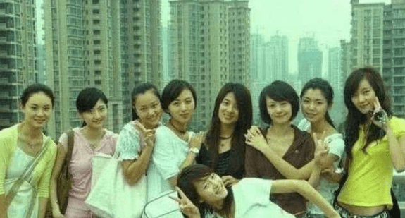 
明星出道后都是被包装过的 看完出道前的照片后 网友：我只服春哥-华体会体育hth官方网站(图6)