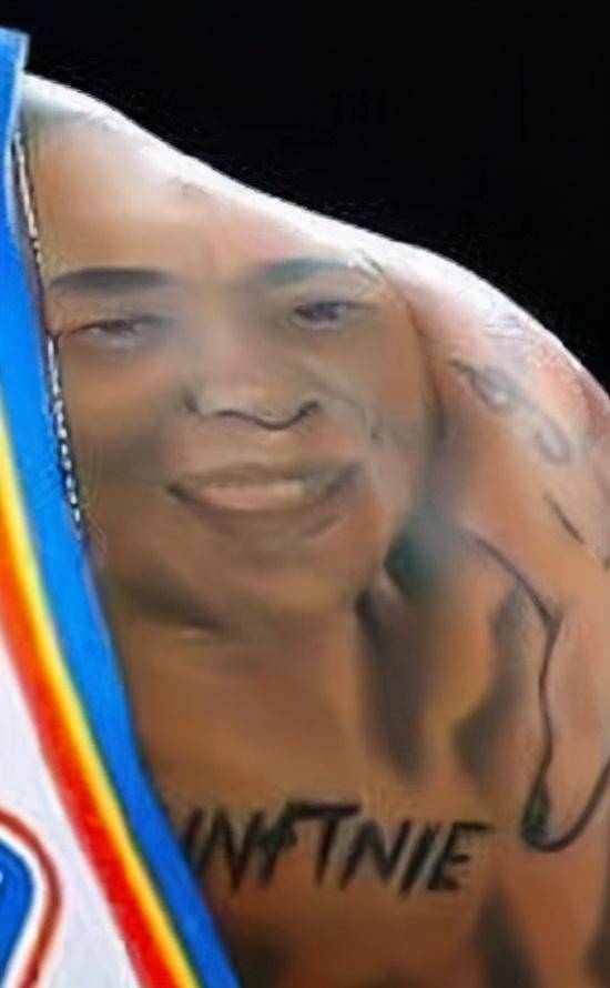 
NBA球星乌布雷 在肩膀纹了一个张译头像？真相很可笑也很暖！“hth官网入口”(图12)