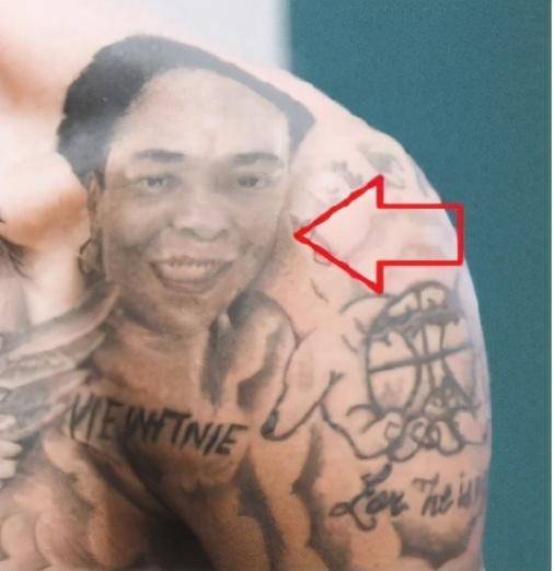 
NBA球星乌布雷 在肩膀纹了一个张译头像？真相很可笑也很暖！“hth官网入口”(图14)