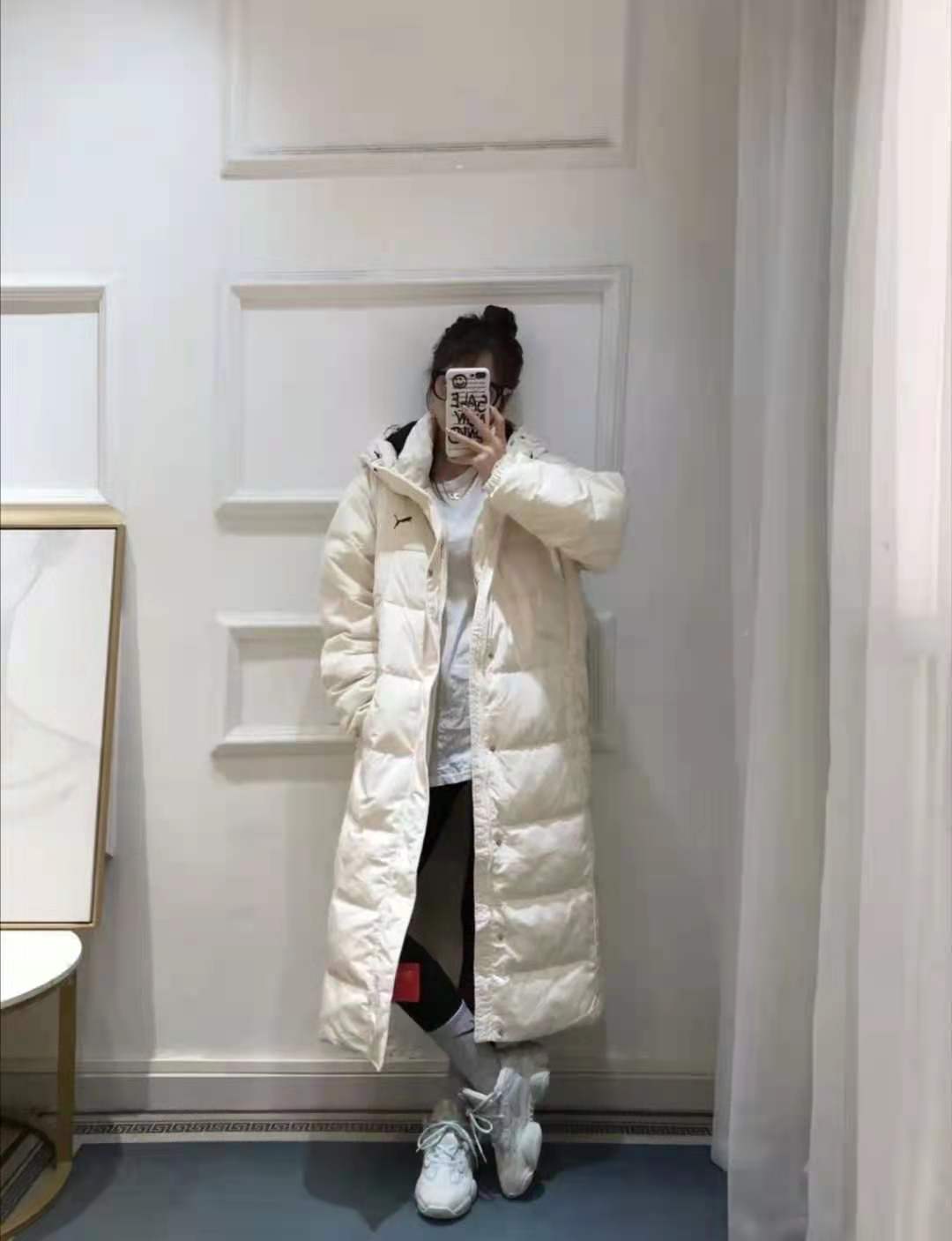 
长款羽绒服搭配什么裤子悦目_华体会体育hth官方网站(图2)